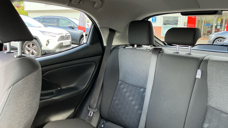 Toyota Yaris 1.5 Hybrid Design 5dr CVT Hybrid Hatchback